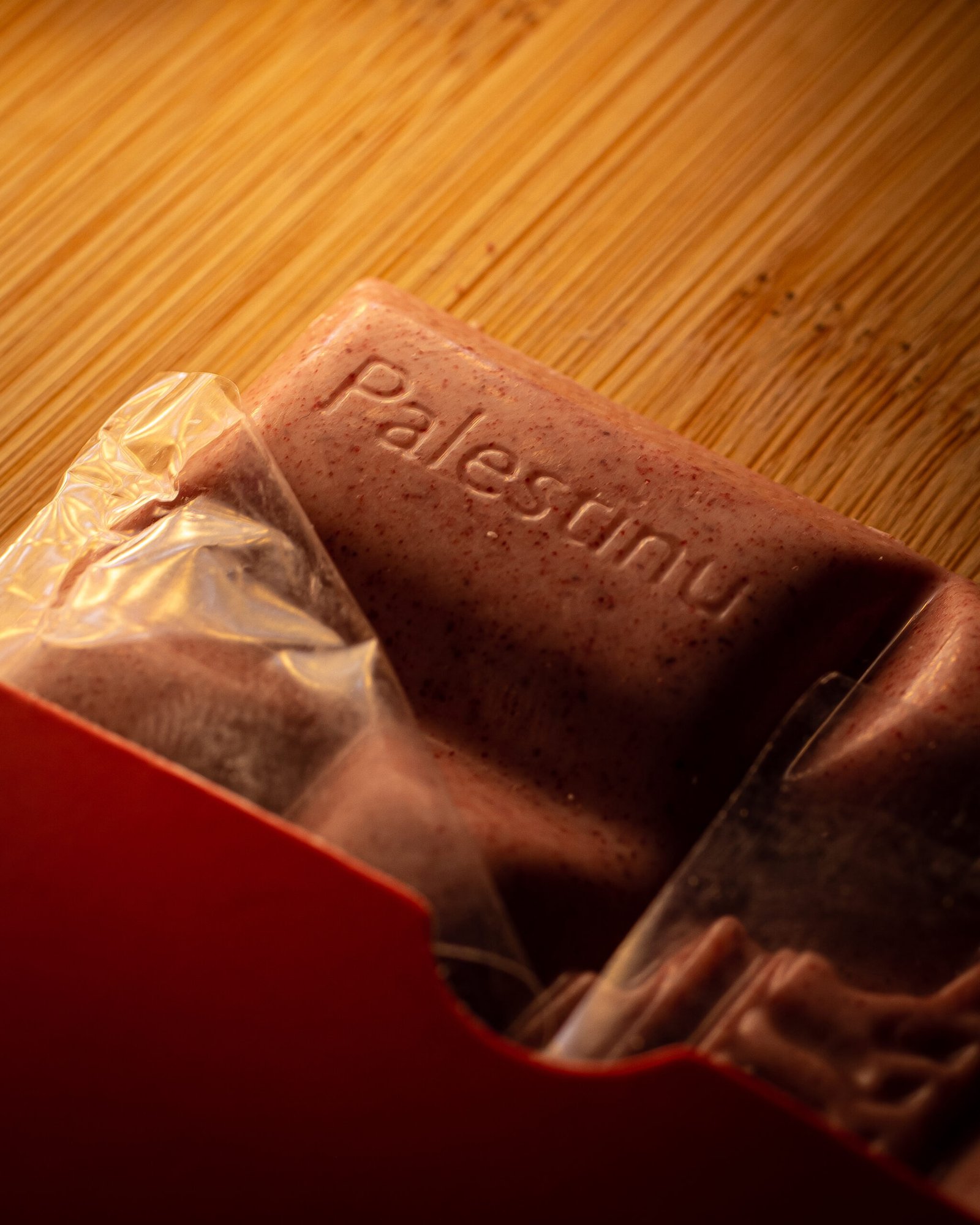 Palestinu White Chocolate with Raspberry fruit - Image 3